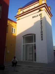 1044179_573883875990127_67816711_n